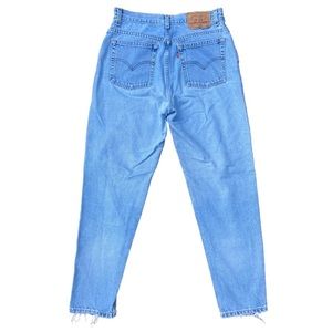 vintage levi’s distressed jeans light wash